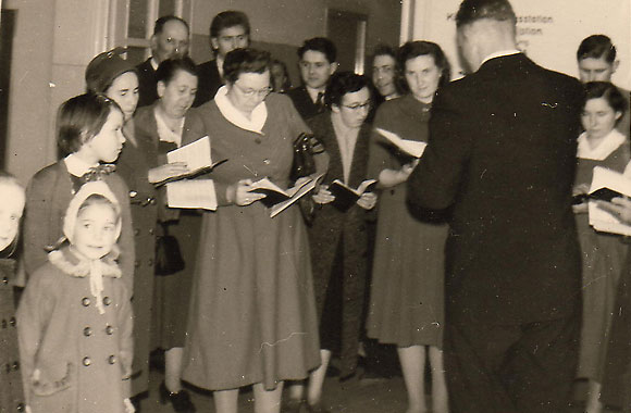 ca .1960 - Chor singt im Krankenhaus